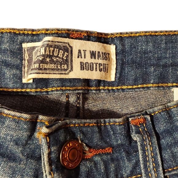Levi's Signature Jeans Woman's Size 4 - Picture 4 of 6